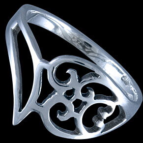 Silver ring, floral design